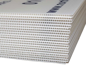 White fluted Correx® sheets for custom printed signs White fluted Correx® sheets for custom printed signs